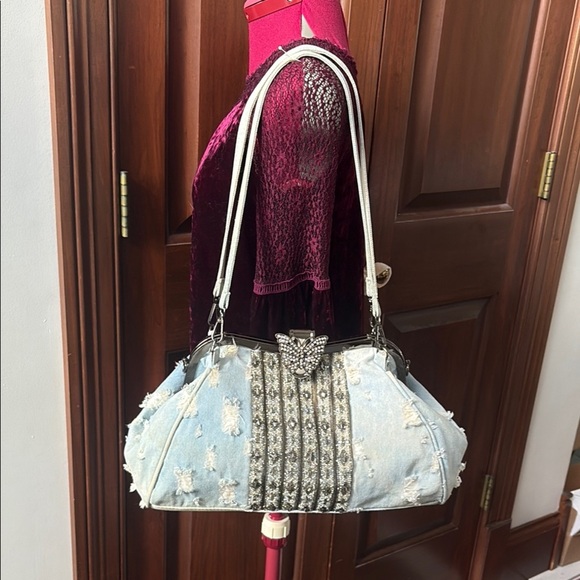 Distressed Denim shoulder bag Crossbody bag clutch rhinestone butterfly clasp - Picture 3 of 17